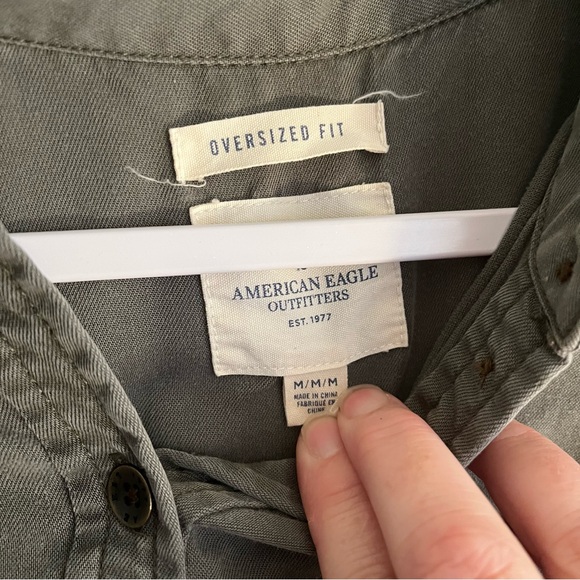 American Eagle Overaized fit floral button up medium - Picture 3 of 3